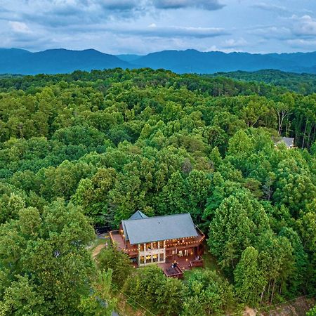 Panorama Mountain View Cabin, Less Than 10 Miles From Gatlinburg And Dollywood, Dog Friendly, 6 Bedrooms Sleeps 17, Fire Pit, Hottub, Washer Dryer, Fully Loaded Kitchen, Gameroom With A Tv, Pool Table, Arcade, Air Hockey, And Foosball Sevierville Εξωτερικό φωτογραφία