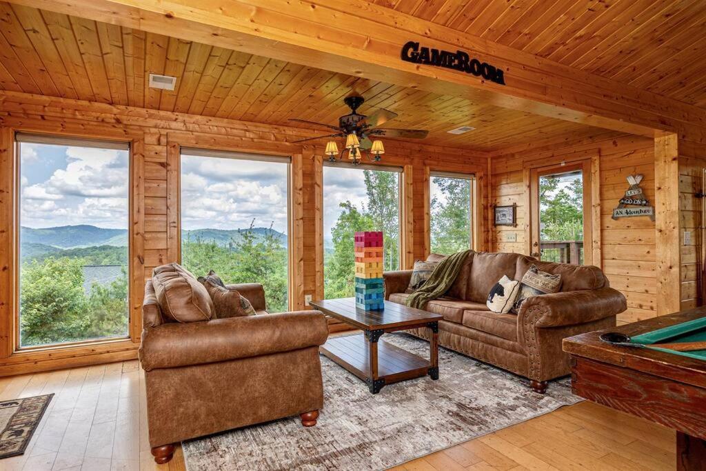 Panorama Mountain View Cabin, Less Than 10 Miles From Gatlinburg And Dollywood, Dog Friendly, 6 Bedrooms Sleeps 17, Fire Pit, Hottub, Washer Dryer, Fully Loaded Kitchen, Gameroom With A Tv, Pool Table, Arcade, Air Hockey, And Foosball Sevierville Εξωτερικό φωτογραφία